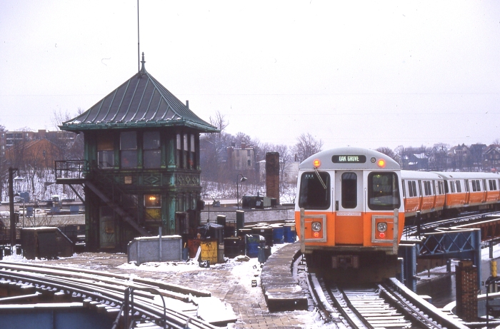 The old Orange Line el, shortly before it was discontinued in 1987. (Photo by David Sadowski)