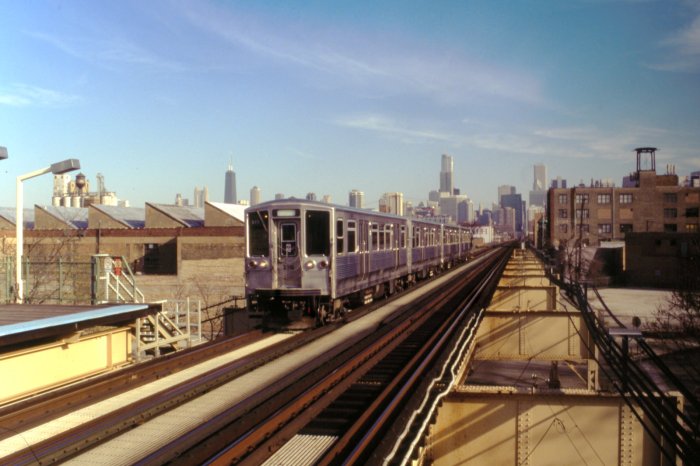 CTA 2318 leads the way at Lake and Ashland on November 18, 2012. (Photo by Jeff Wien, courtesy of the Wien-Criss Archive)