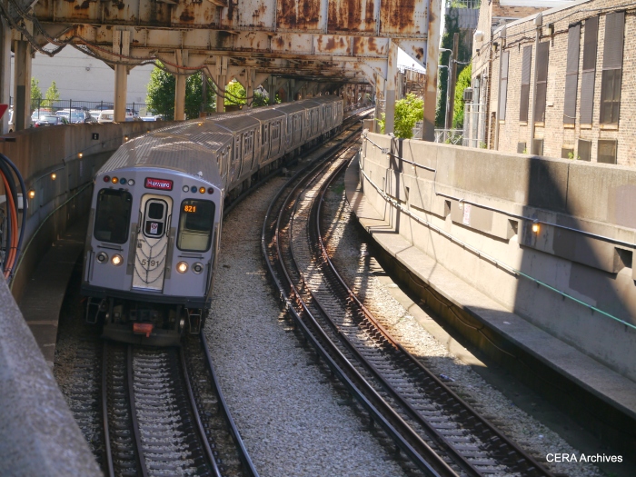 A northbound Red Line train going down the ramp into the State Street subway.