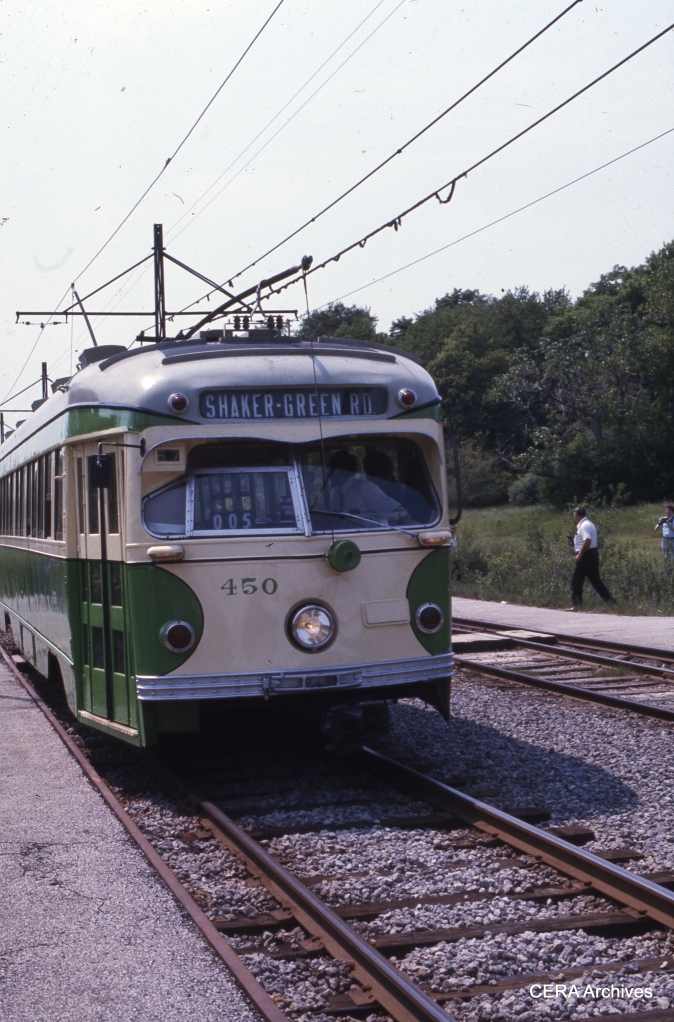IT 450, temporarily taken out of retirement by the Cleveland RTA, is eastbound at Belvoir on May 29, 1977. (Photographer unknown - CERA Archives)