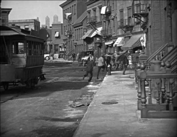 A screenshot from "Speedy" (1928).