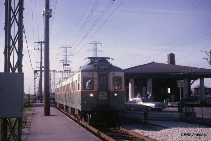 One of the four CTA articulated "Doodlebugs," now fitted with pantographs, at Dempster in July 1966. (CERA Archives)