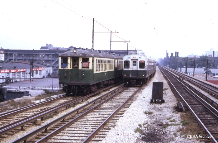 CTA trains of 4000s and 6000s are southbound between Argyle and Lawrence in this early 1970s view. (CERA Archives)